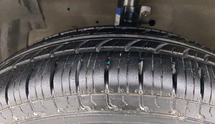 2012 Maruti Swift Dzire VXI, Petrol, Manual, 60,402 km, Left Front Tyre Tread