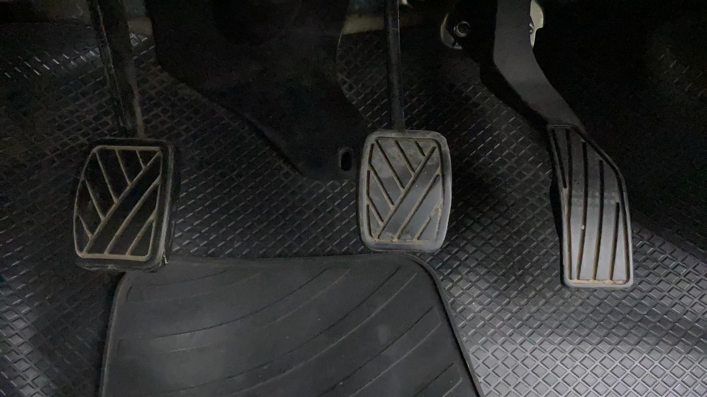 2012 Maruti Swift Dzire VXI, Petrol, Manual, 60,402 km, Pedals