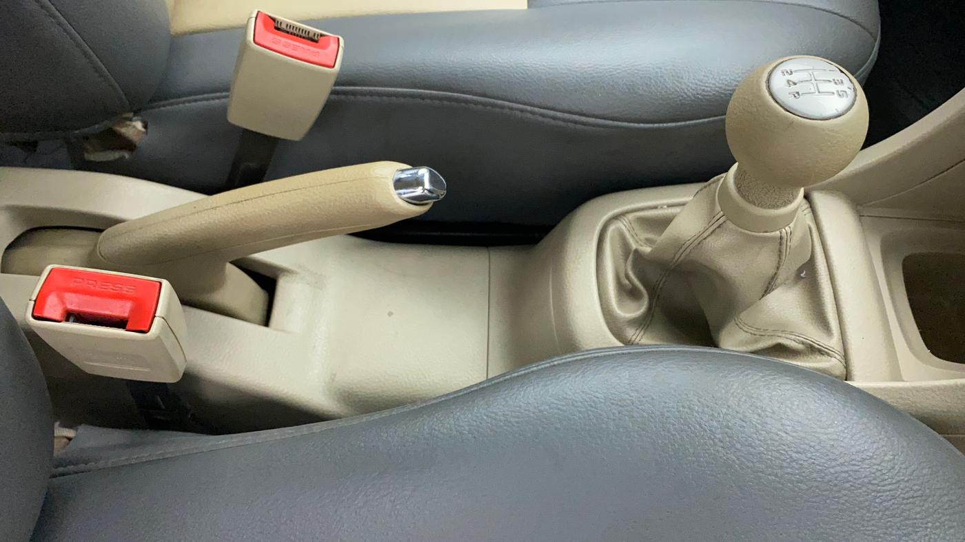 2012 Maruti Swift Dzire VXI, Petrol, Manual, 60,402 km, Gear Lever