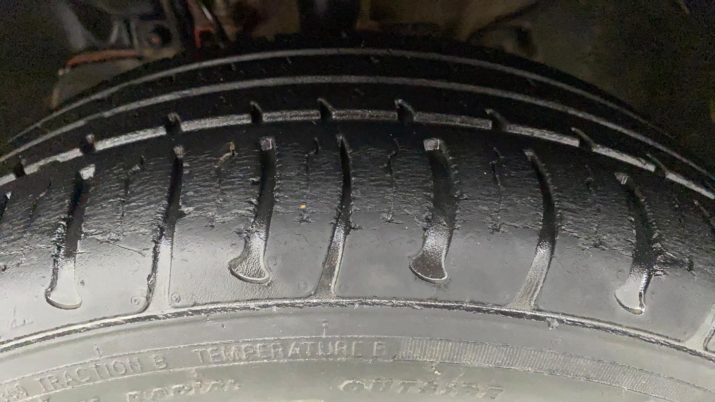 2018 Tata Tigor Buzz PETROL, Petrol, Manual, 28,410 km, Left Front Tyre Tread