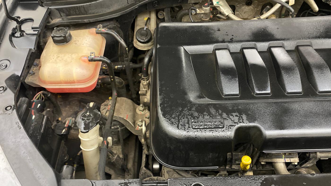 2023 Mahindra XUV700 AX 7 D AT 7 STR, Diesel, Automatic, 83,843 km, Engine View - Right