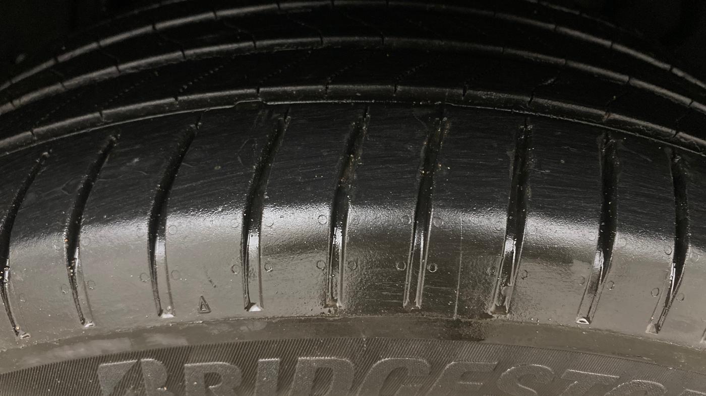 2023 Mahindra XUV700 AX 7 D AT 7 STR, Diesel, Automatic, 83,843 km, Left Rear Tyre Tread