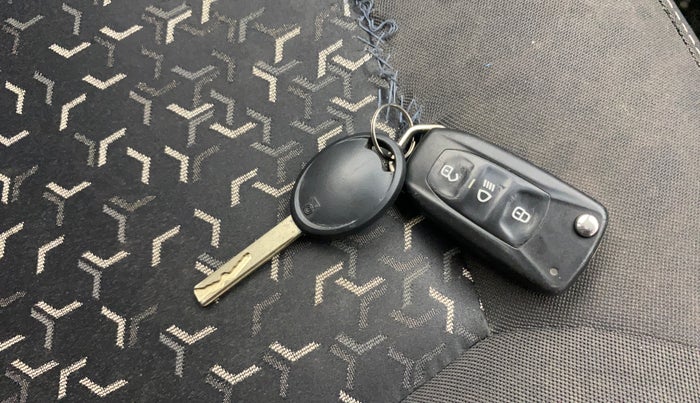 2020 Tata Tiago XZA PLUS PETROL, Petrol, Automatic, 56,256 km, Key Close Up