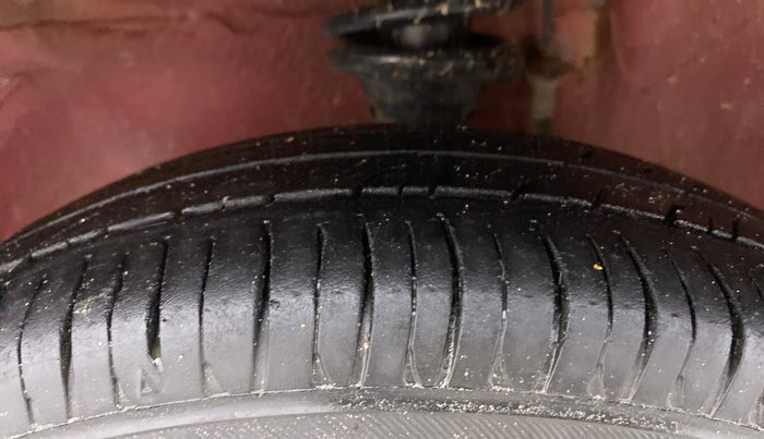 2017 Maruti Alto 800 VXI, Petrol, Manual, 79,037 km, Left Front Tyre Tread