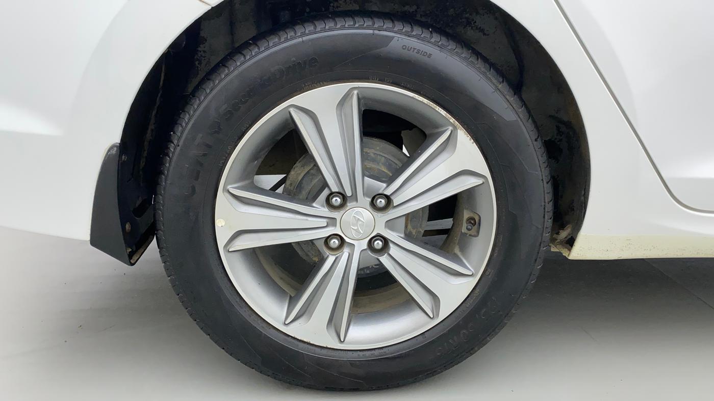 2018 Hyundai Verna 1.6 CRDI SX + AT, Diesel, Automatic, 48,257 km, Right Rear Wheel