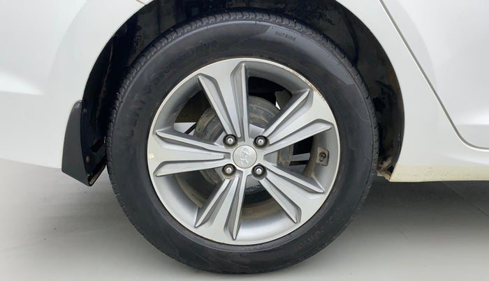 2018 Hyundai Verna 1.6 CRDI SX + AT, Diesel, Automatic, 48,257 km, Right Rear Wheel