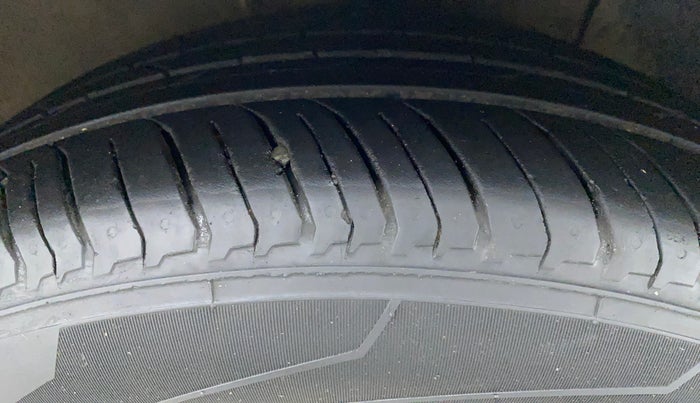 2018 Hyundai Verna 1.6 CRDI SX + AT, Diesel, Automatic, 48,257 km, Right Front Tyre Tread