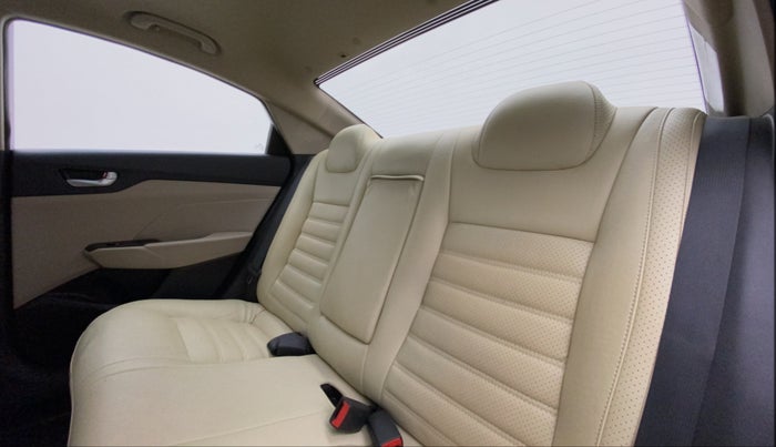 2018 Hyundai Verna 1.6 CRDI SX + AT, Diesel, Automatic, 48,257 km, Right Side Rear Door Cabin