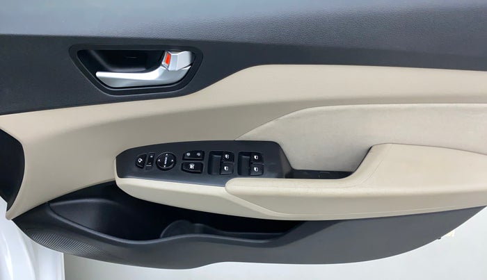 2018 Hyundai Verna 1.6 CRDI SX + AT, Diesel, Automatic, 48,257 km, Driver Side Door Panels Control