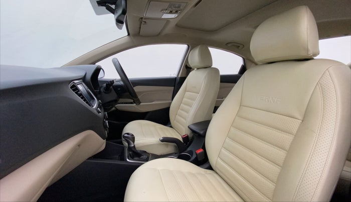 2018 Hyundai Verna 1.6 CRDI SX + AT, Diesel, Automatic, 48,257 km, Right Side Front Door Cabin