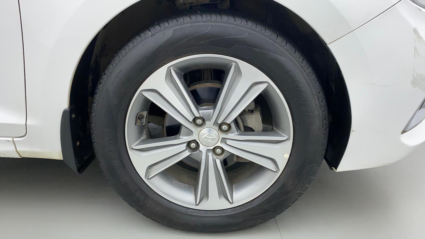 2018 Hyundai Verna 1.6 CRDI SX + AT, Diesel, Automatic, 48,257 km, Right Front Wheel