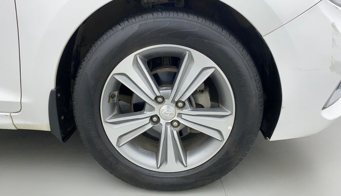 2018 Hyundai Verna 1.6 CRDI SX + AT, Diesel, Automatic, 48,257 km, Right Front Wheel