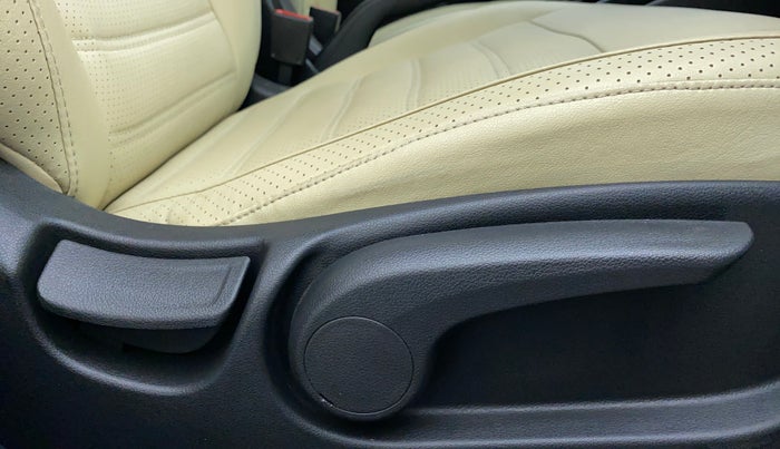 2018 Hyundai Verna 1.6 CRDI SX + AT, Diesel, Automatic, 48,257 km, Driver Side Adjustment Panel