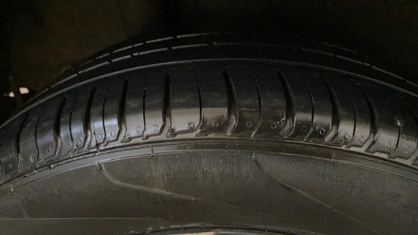 2019 Hyundai VENUE SX 1.0 TURBO DUAL TONE, Petrol, Manual, 74,862 km, Right Rear Tyre Tread