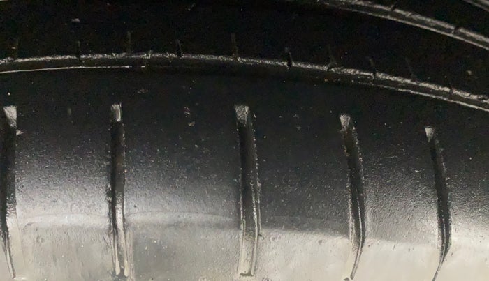 2022 Maruti Baleno ALPHA 1.2 AGS, Petrol, Automatic, 51,234 km, Left Front Tyre Tread