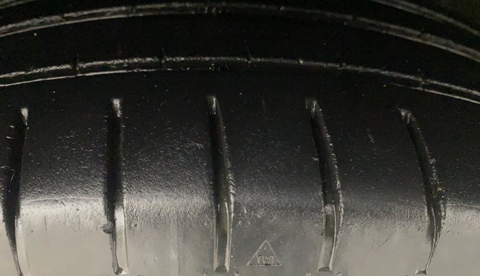 2022 Maruti Baleno ALPHA 1.2 AGS, Petrol, Automatic, 51,234 km, Right Front Tyre Tread