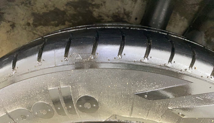 2014 Hyundai Xcent S 1.2, Petrol, Manual, 1,33,901 km, Left Rear Tyre Tread