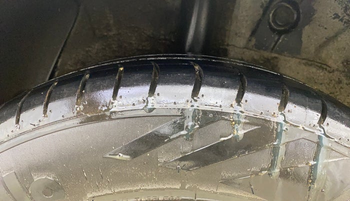 2014 Hyundai Xcent S 1.2, Petrol, Manual, 1,33,901 km, Right Rear Tyre Tread