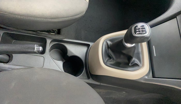 2014 Hyundai Xcent S 1.2, Petrol, Manual, 1,33,901 km, Gear Lever