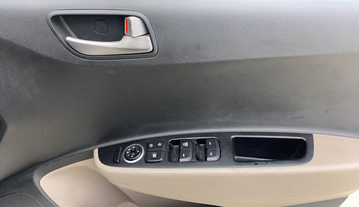 2014 Hyundai Xcent S 1.2, Petrol, Manual, 1,33,901 km, Driver Side Door Panels Control