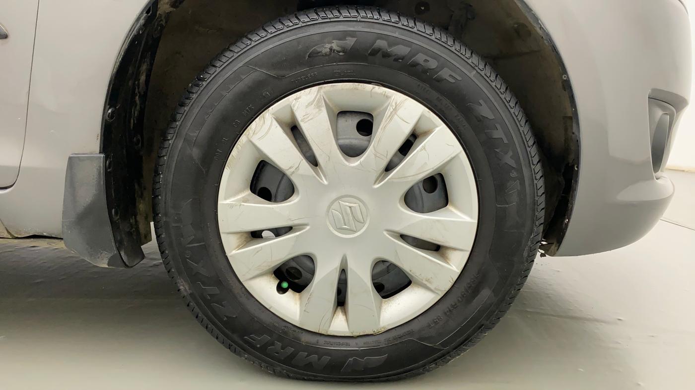 2013 Maruti Swift VXI, Petrol, Manual, 78,264 km, Right Front Wheel