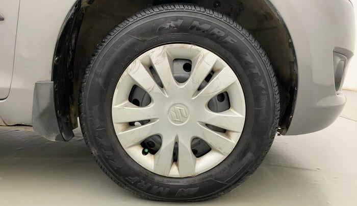 2013 Maruti Swift VXI, Petrol, Manual, 78,264 km, Right Front Wheel