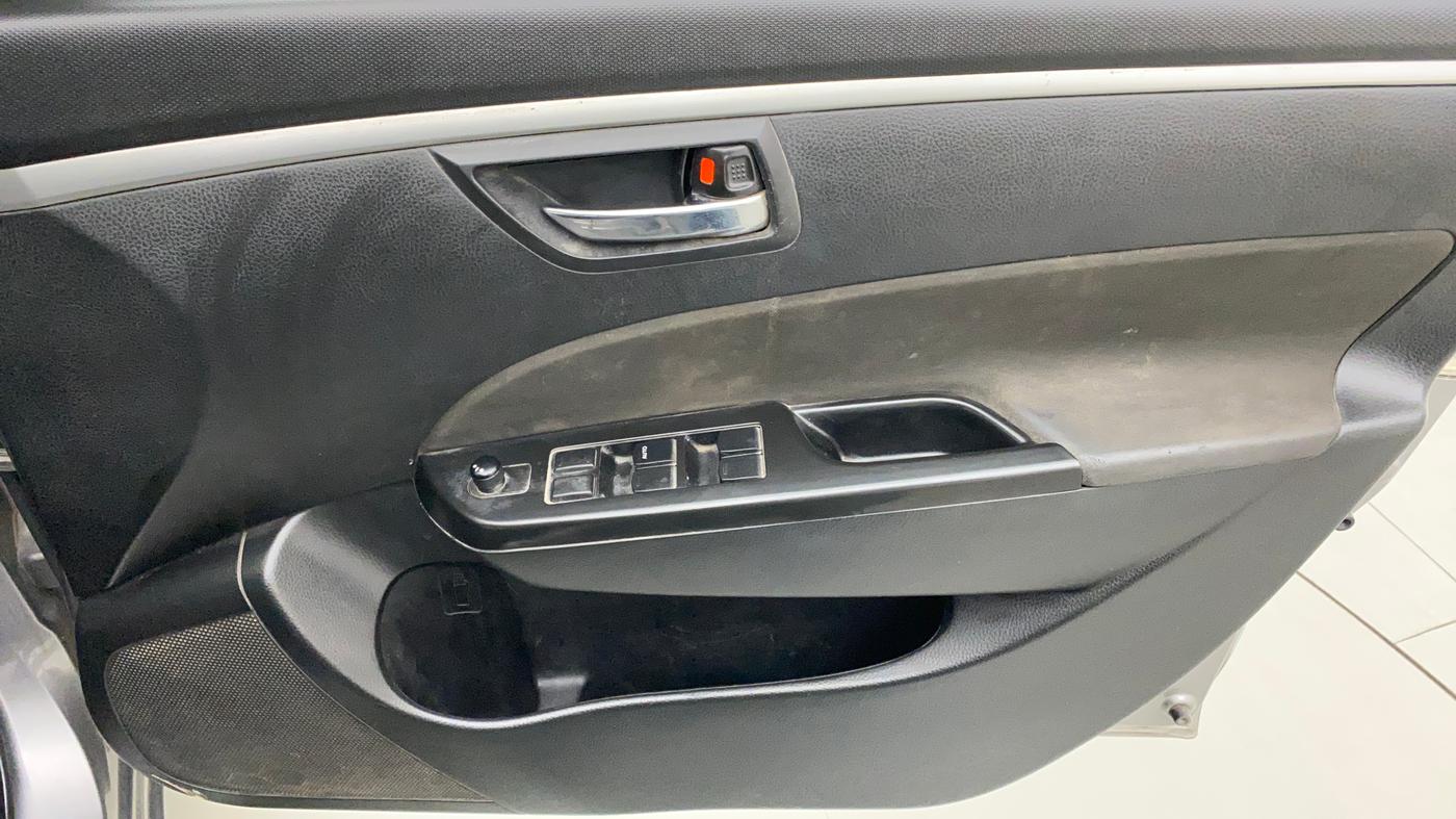 2013 Maruti Swift VXI, Petrol, Manual, 78,264 km, Driver Side Door Panels Control