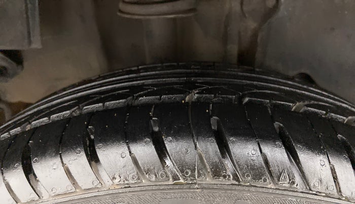 2016 Tata Tiago XT PETROL, Petrol, Manual, 53,445 km, Right Rear Tyre Tread