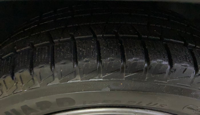 2019 Renault Kwid CLIMBER 1.0 (O), Petrol, Manual, 76,355 km, Right Front Tyre Tread