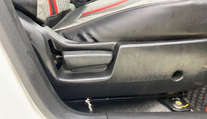 2019 Maruti Alto LXI, Petrol, Manual, 32,916 km, Driver Side Adjustment Panel