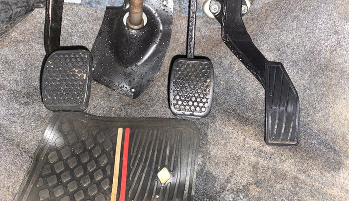 2019 Maruti Alto LXI, Petrol, Manual, 32,916 km, Pedals