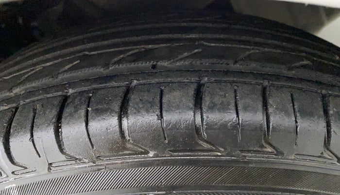 2013 Hyundai i10 MAGNA 1.2 KAPPA2, Petrol, Manual, 63,188 km, Left Front Tyre Tread