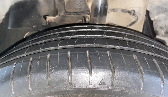 2018 Tata NEXON XM PETROL, Petrol, Manual, 1,29,921 km, Left Front Tyre Tread