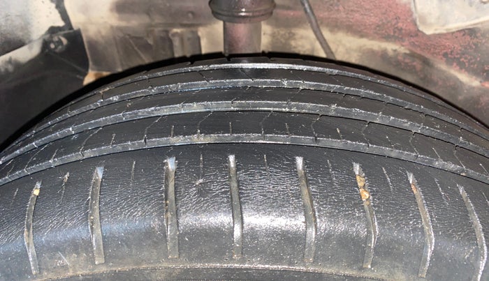 2018 Tata NEXON XM PETROL, Petrol, Manual, 1,29,921 km, Right Rear Tyre Tread