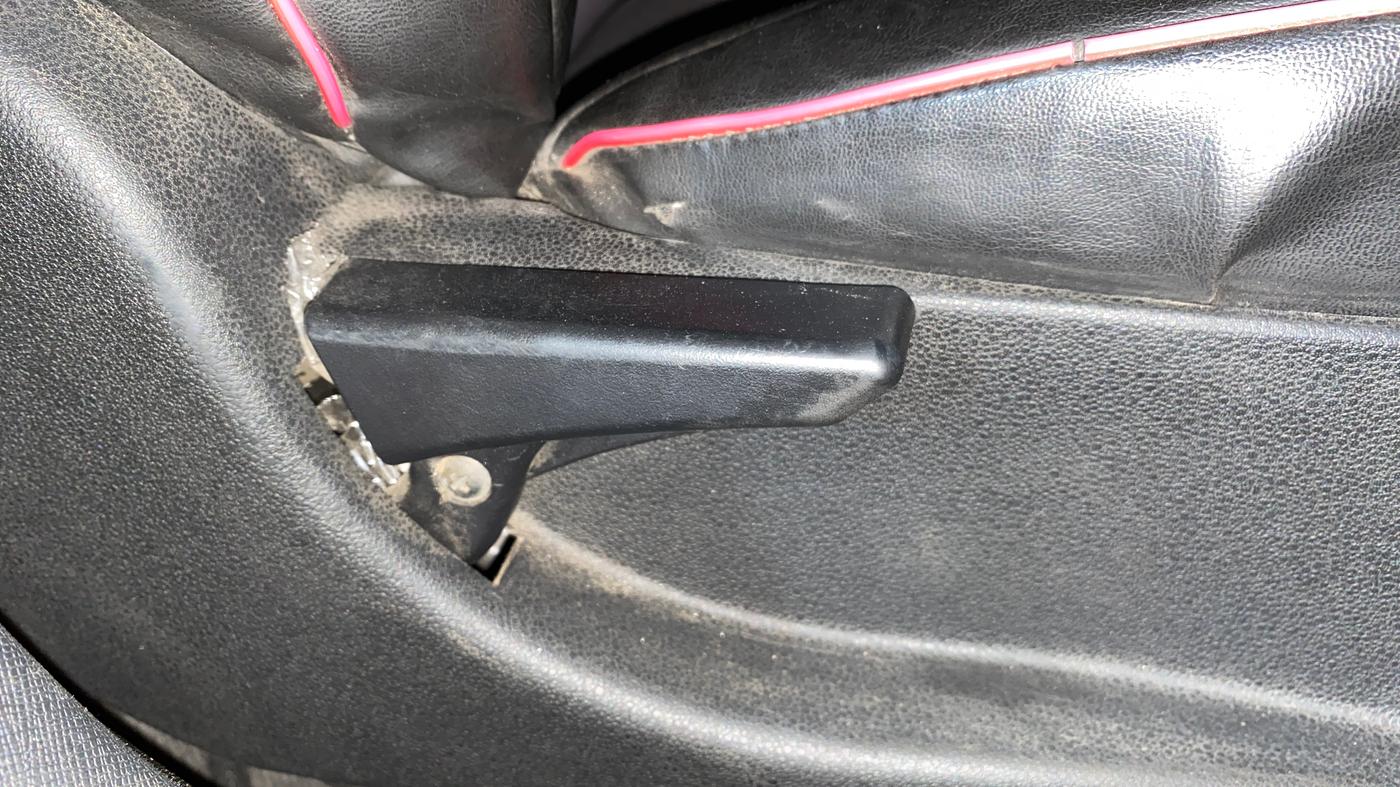 2018 Tata NEXON XM PETROL, Petrol, Manual, 1,29,921 km, Driver Side Adjustment Panel