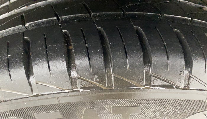 2015 Maruti Celerio ZXI AMT, Petrol, Automatic, 55,765 km, Left Rear Tyre Tread