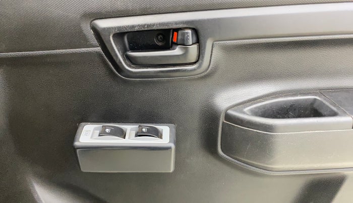 2022 Maruti S PRESSO VXI (O) CNG, CNG, Manual, 61,418 km, Driver Side Door Panels Control