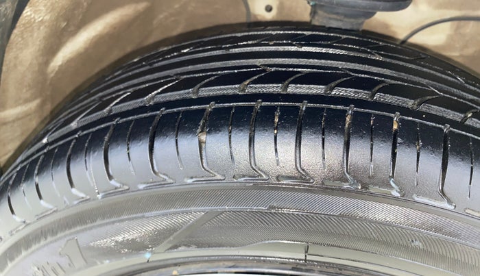 2022 Maruti S PRESSO VXI (O) CNG, CNG, Manual, 61,418 km, Right Front Tyre Tread