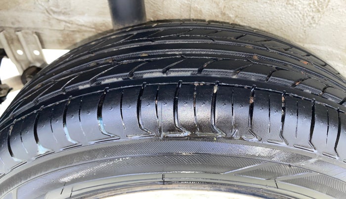 2022 Maruti S PRESSO VXI (O) CNG, CNG, Manual, 61,418 km, Right Rear Tyre Tread