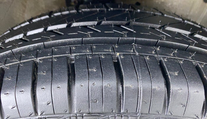 2019 Maruti Celerio VXI d, CNG, Manual, 35,555 km, Right Front Tyre Tread