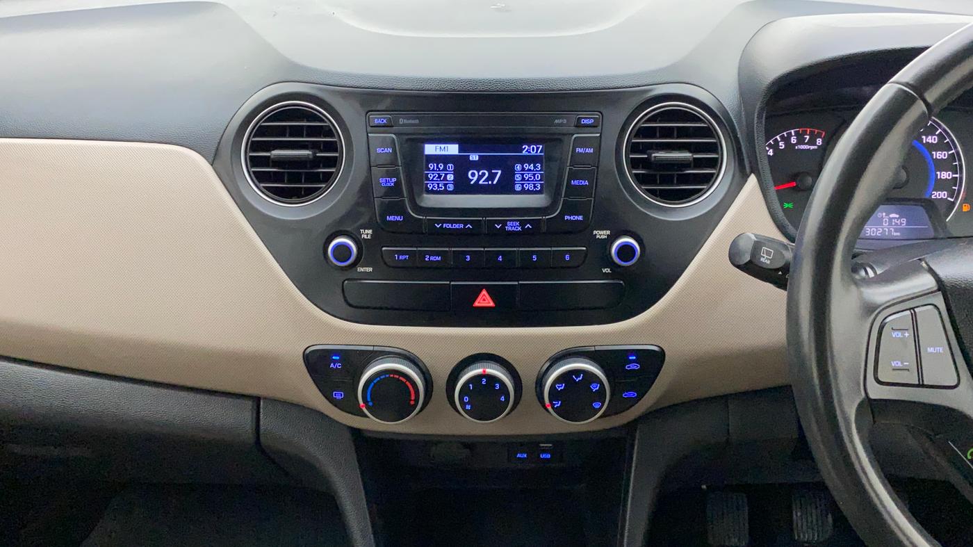 2016 Hyundai Grand i10 ASTA (O) 1.2 KAPPA VTVT, Petrol, Manual, 30,277 km, Air Conditioner