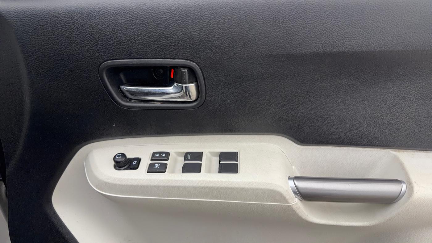 2020 Maruti IGNIS ZETA 1.2 AMT, Petrol, Automatic, 14,277 km, Driver Side Door Panels Control