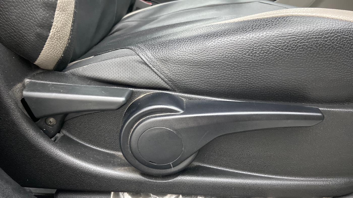 2017 Tata Tiago XZA PETROL, Petrol, Automatic, 50,956 km, Driver Side Adjustment Panel