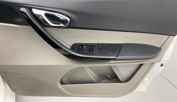 2017 Tata Tiago XZA PETROL, Petrol, Automatic, 50,956 km, Driver Side Door Panels Control