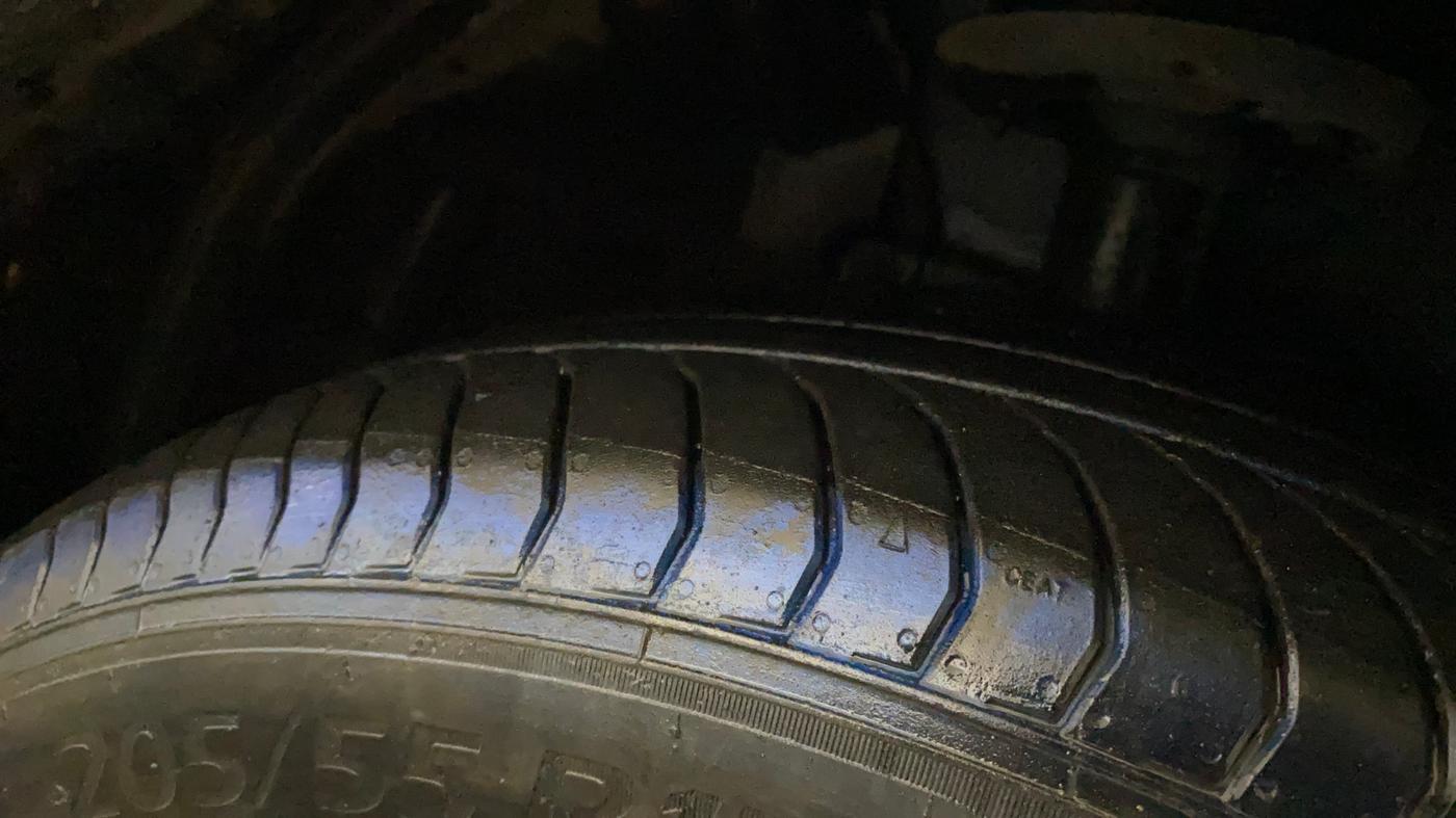 2018 Ford Ecosport TITANIUM + 1.5L PETROL AT, Petrol, Automatic, 70,288 km, Right Front Tyre Tread