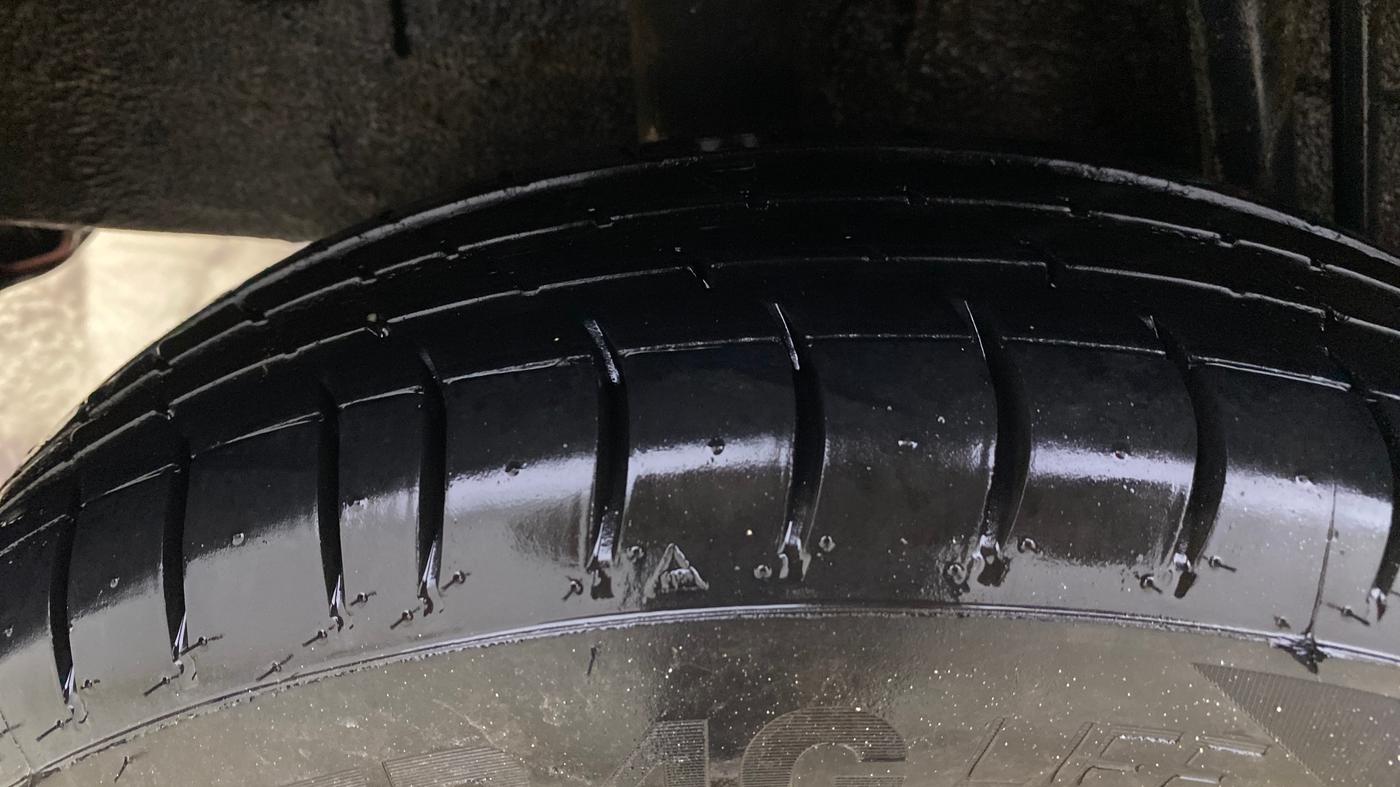 2016 Renault Kwid RXL, Petrol, Manual, 77,315 km, Right Rear Tyre Tread