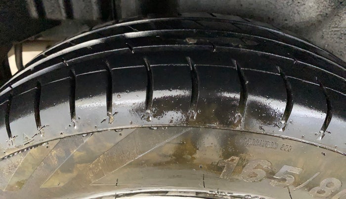 2014 Maruti Swift Dzire VXI, Petrol, Manual, 50,992 km, Right Rear Tyre Tread