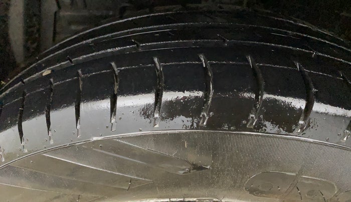 2014 Maruti Swift Dzire VXI, Petrol, Manual, 50,992 km, Left Front Tyre Tread