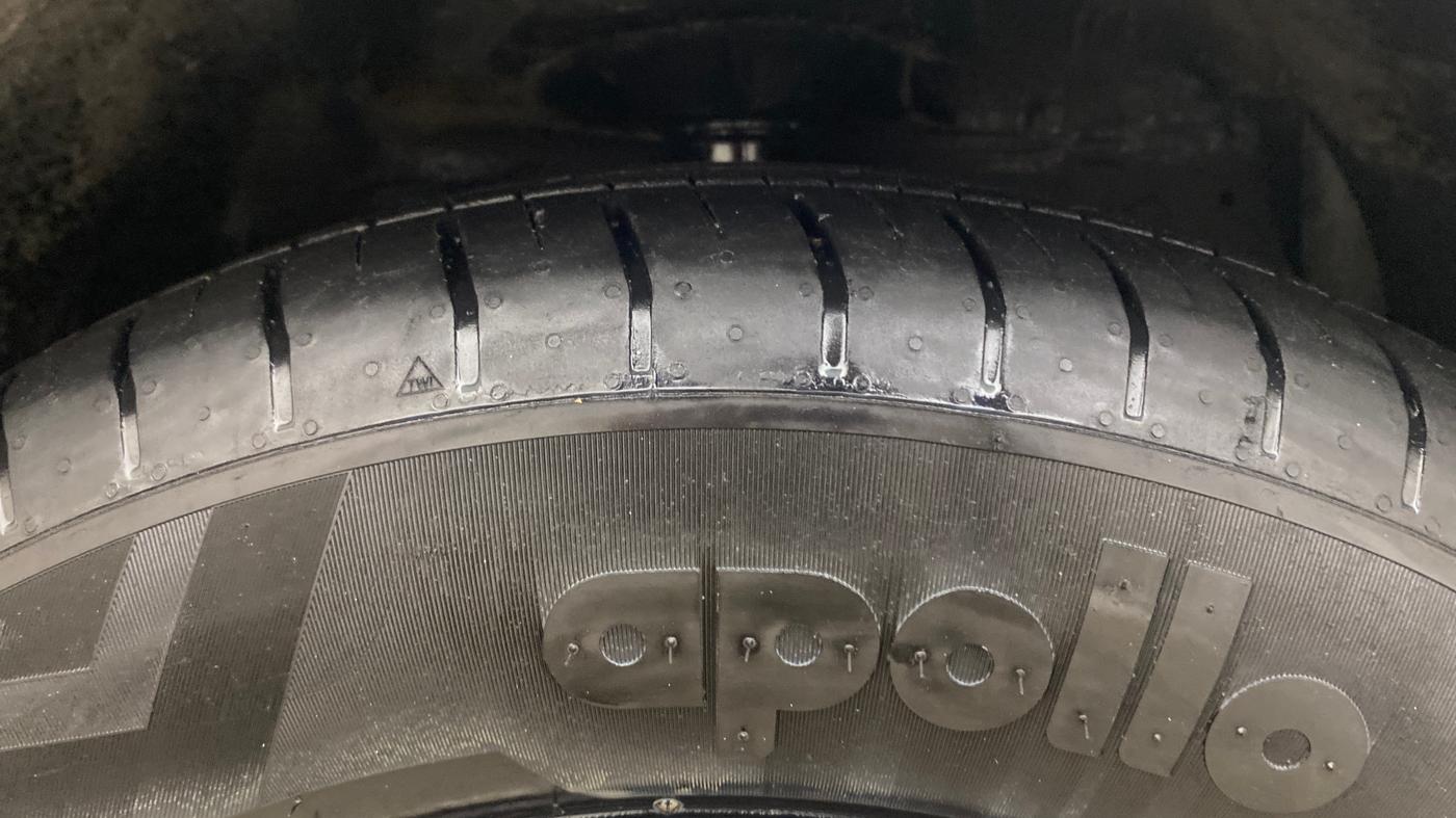 2014 Maruti SX4 VXI, Petrol, Manual, 1,08,881 km, Right Front Tyre Tread
