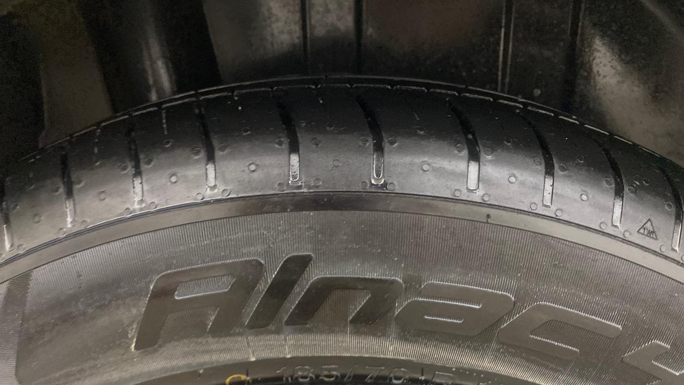2014 Maruti SX4 VXI, Petrol, Manual, 1,08,881 km, Right Rear Tyre Tread